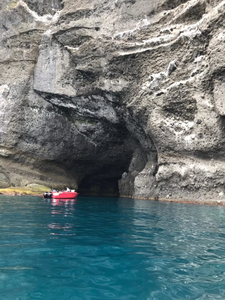 青の洞窟の入り口